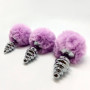 Plug anale grande in metallo con coda Metal Anal Fluffy Twist Plug L purple